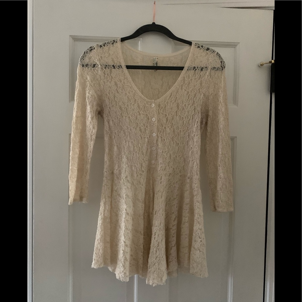 Free People beige/ ivory quarter sleeve top